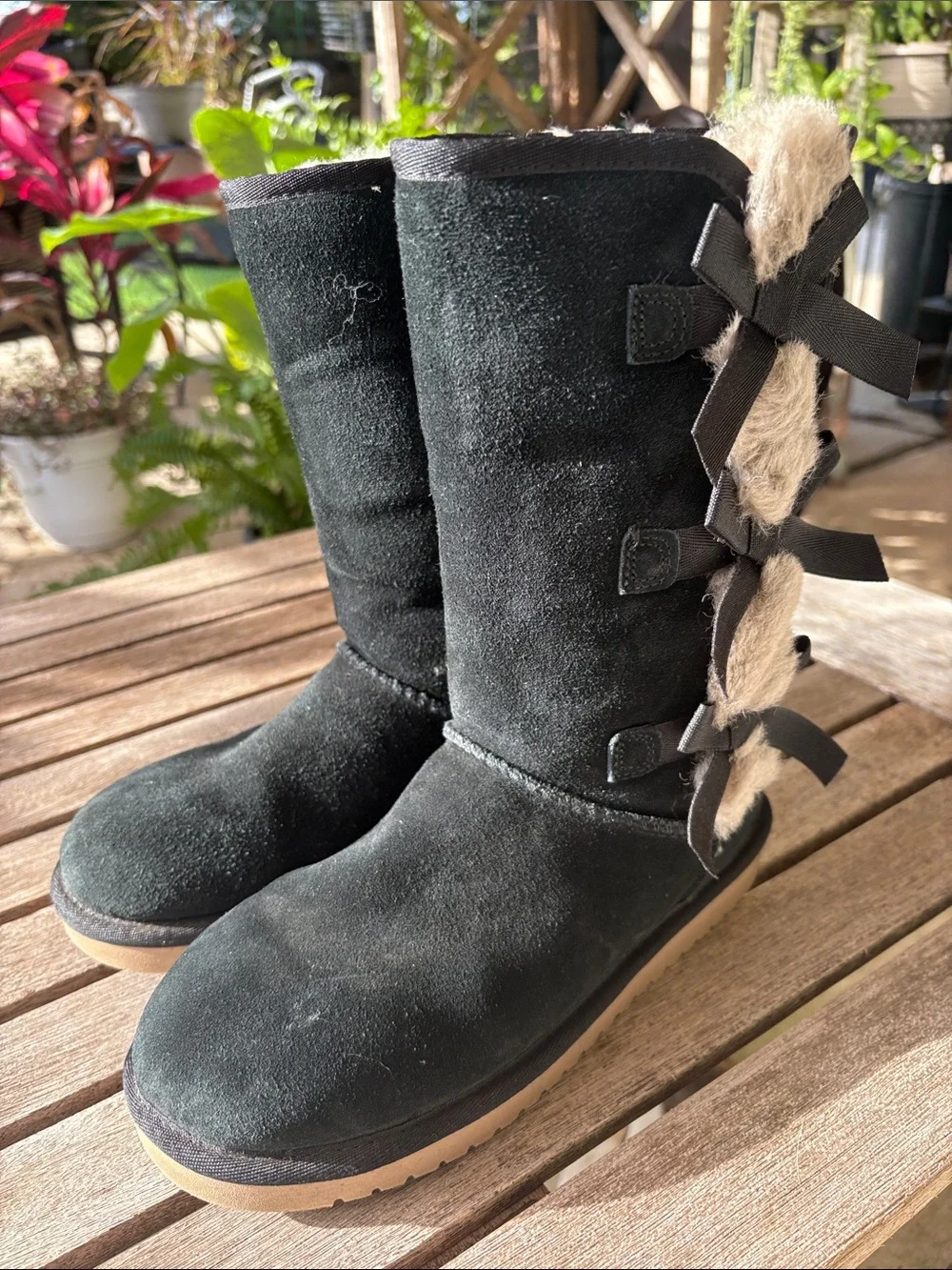 Kookaburra by UGG Black Mid-Calf Boots with Fur Trim and Bows size 6